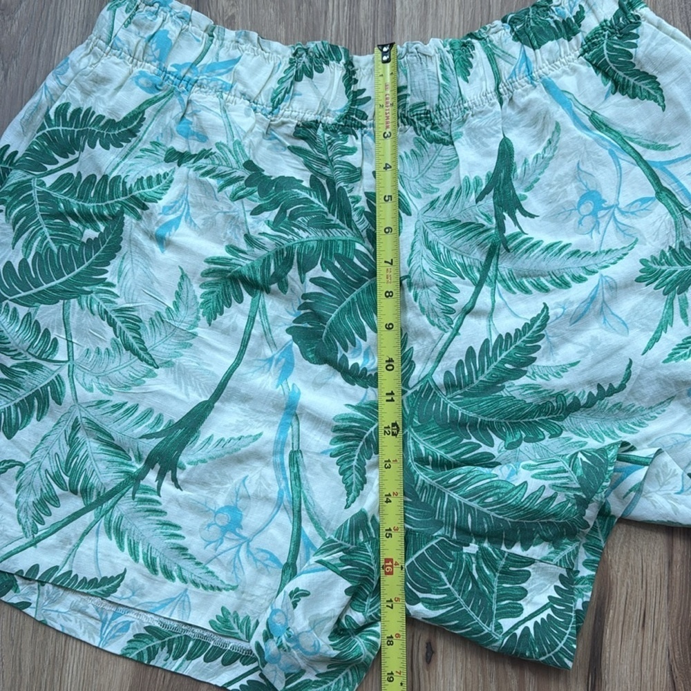 Black Halo Tropical Green Leaf Shorts - Picture 9 of 10
